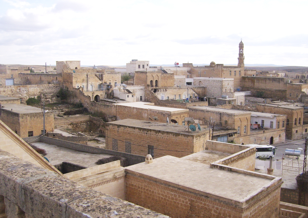 Mardin Midyat sokakları ve taş evleri