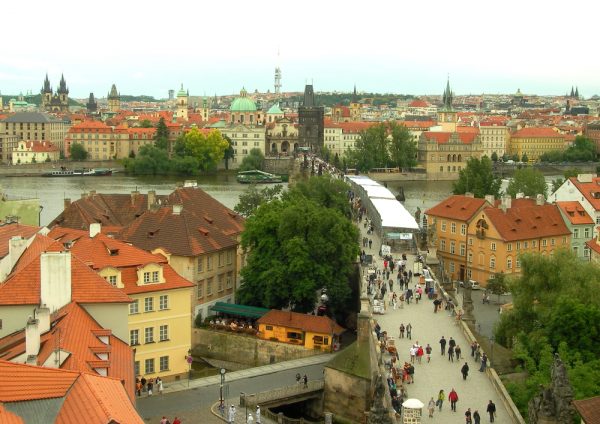 Prag Vltava Nehri ve Küçük Mahalle