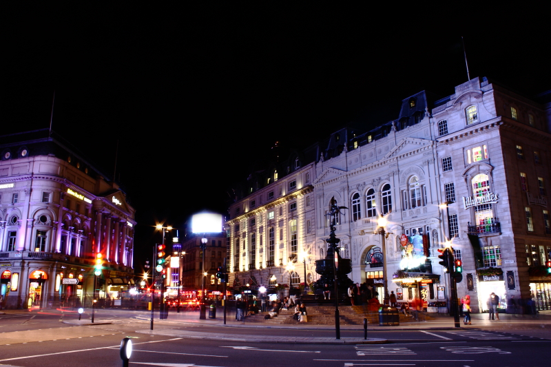 Piccadilly Meydanı, Londra