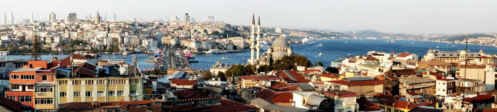 Eminönü - Yeni Valide Han'ın çatısından Haliç ve Boğaziçi manzarası