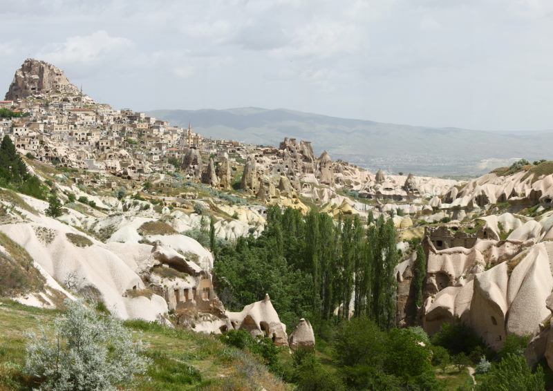 Kapadokya Güvercinlik Vadisi ve Uçhisar Kalesi