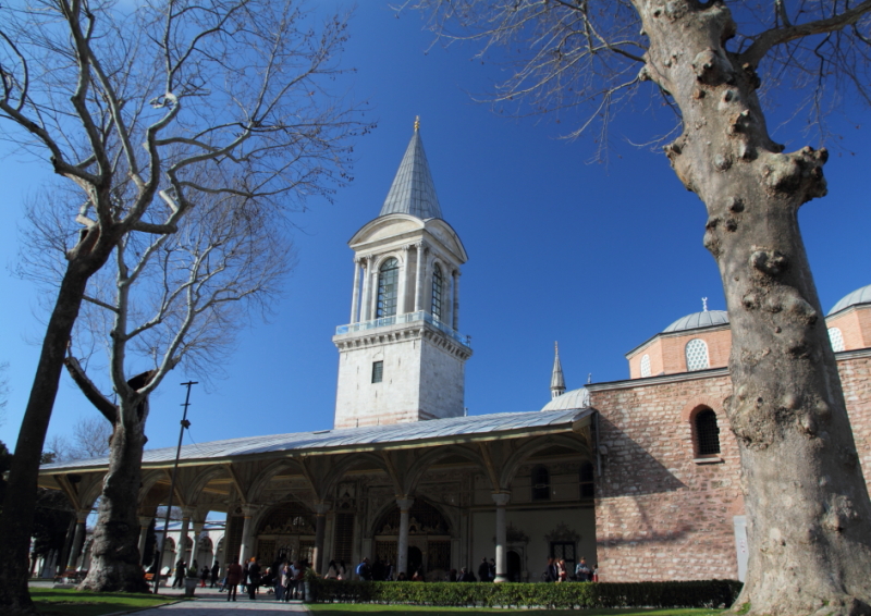 Topkapı Sarayı - Divan Meydanı, Adalet Kulesi ve Kubbealtı