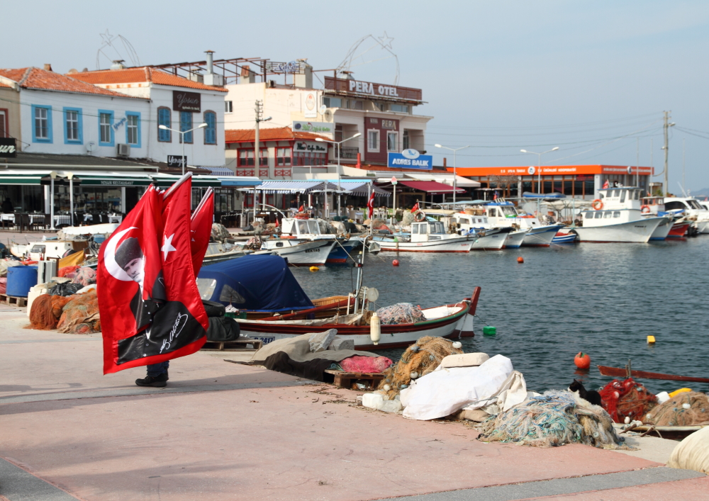 Urla İskelesi'nde Cumhuriyet Bayramı hazırlıkları