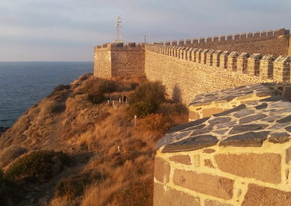 Babakale Kalesi'nin burcundan gün batımı seyretmek ayrı bir keyiftir!