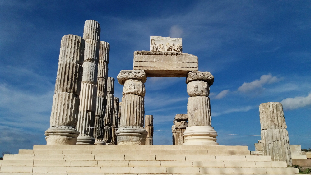 Apollon Smintheus tapınağının giriş kapısı