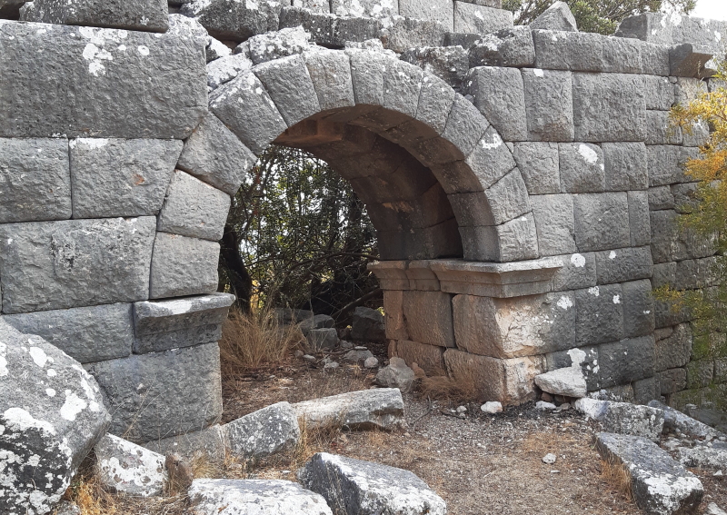 Pednelissos Antik Kenti - Şehir kapısı ve güneydoğu surları