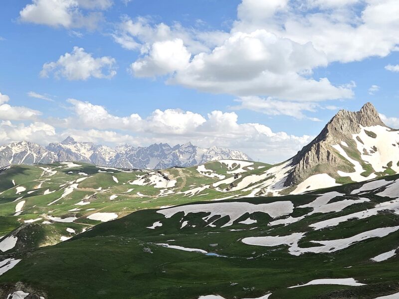 Berçelan Yaylası'ndan Cilo Dağları manzarası